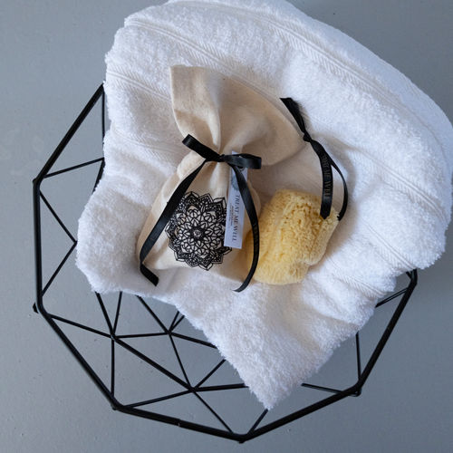 Treat Me Well Natural Facial Cleaning Sponge Facial Care Tools 1 Piece