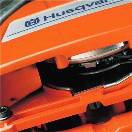 Husqvarna Benzin-Kettensäge 6.1kg mit Schiene 45cm und Easy Start