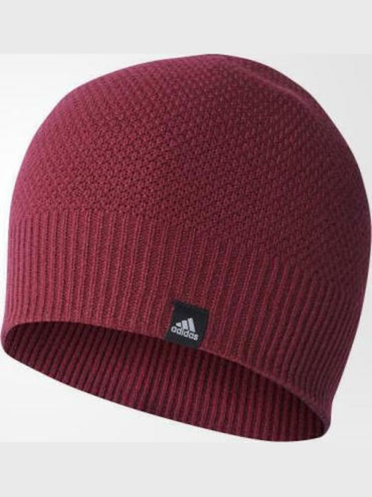 Beanie Reversible Beanie with Rib Knit in Burgundy color