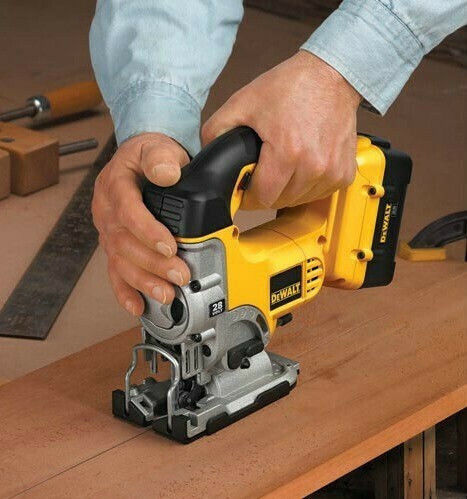 Dewalt Σέγα 550W