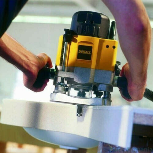 Dewalt Κάθετη Φρέζα 2000W με Ρύθμιση Ταχύτητας και με Σύστημα Αναρρόφησης