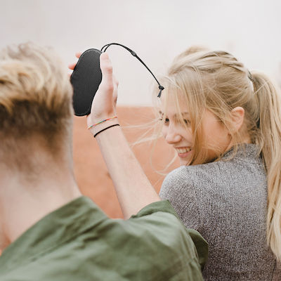 Bang & Olufsen Beoplay P2 Bluetooth-Lautsprecher 30W mit Batterielebensdauer von bis zu 10 Stunden Black