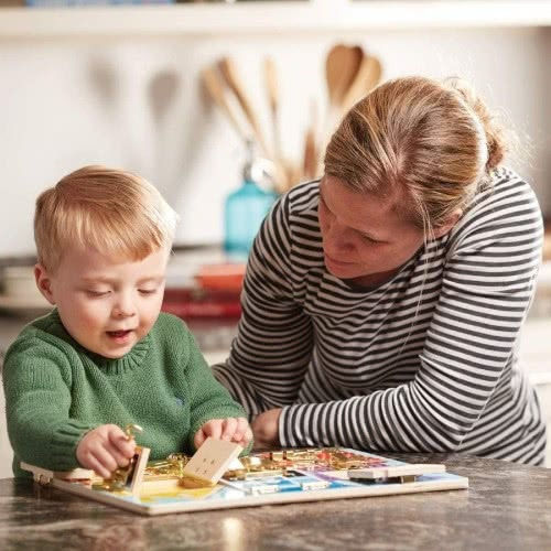 Melissa & Doug Latches Board Εκπαιδευτικό Παιχνίδι Γνώσεων από Ξύλο για 3+ Ετών