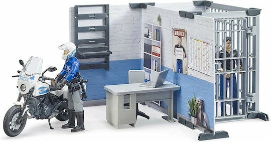 Bruder Police Station with Policeman Motorcycle & Thief for 4+ Years (Miscellaneous Designs)