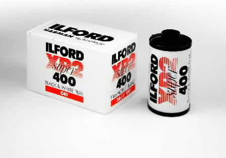 Ilford B&W Negative XP2 Super 400 Roll Film 120 (16 Exposures)