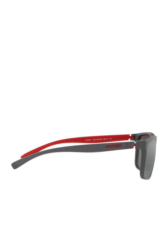Arnette Stripe Мъжки Слънчеви Очила със Сив Пластмасов Рамка и Сиви Огледални Стъкла