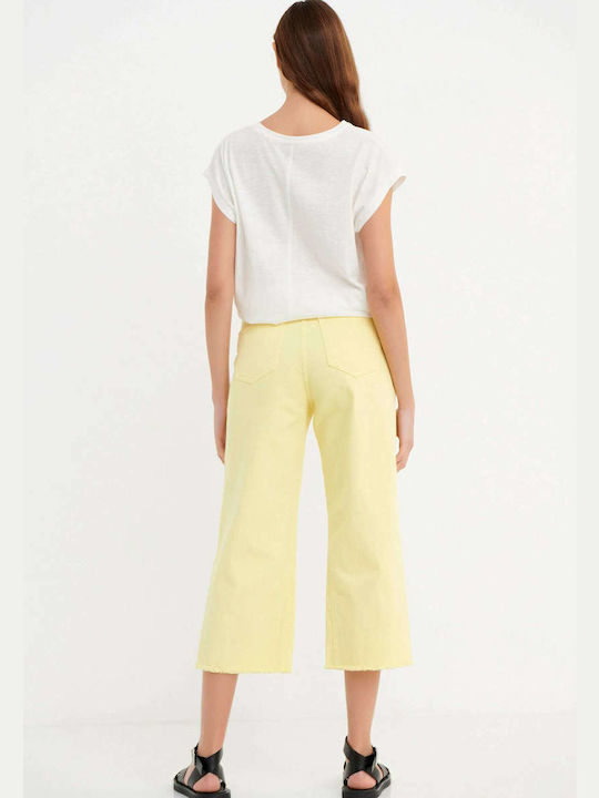 Funky Buddha Women's High-waisted Cotton Capri Trousers in Regular Fit Lemon Drop