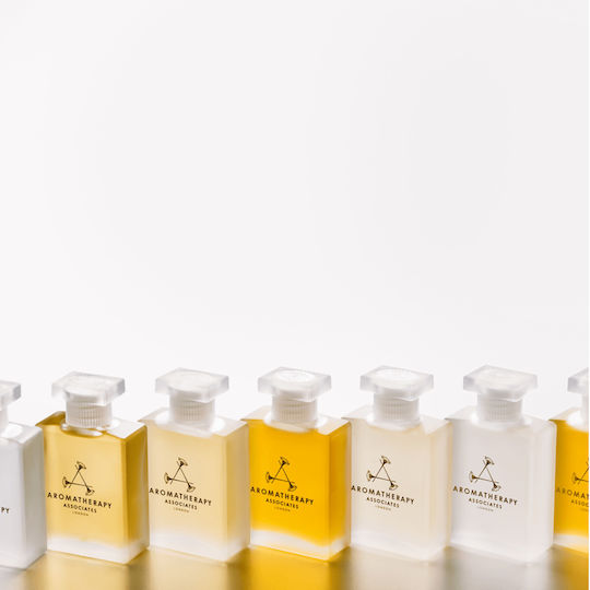 Aromatherapy Associates Support Breathe Ulei Pentru Duș Cu Arbore De Ceai Și Miros Lemnos 55ml