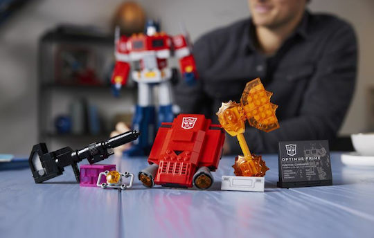 LEGO Icons Transformers Optimus Prime За 18+ Години 1508 Бройки