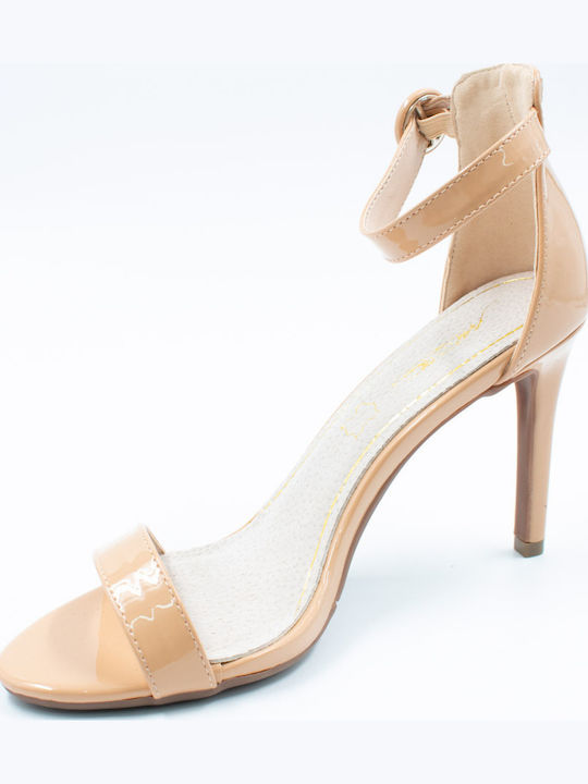 Sandalen aus Lackleder Beige