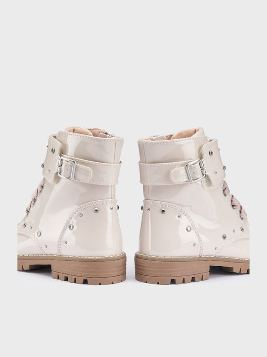 Biker Kinderstiefel aus Lackleder mit Schnürsenkeln Beige