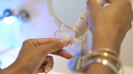 Wellys Teeth Whitening Kit with Device 021300