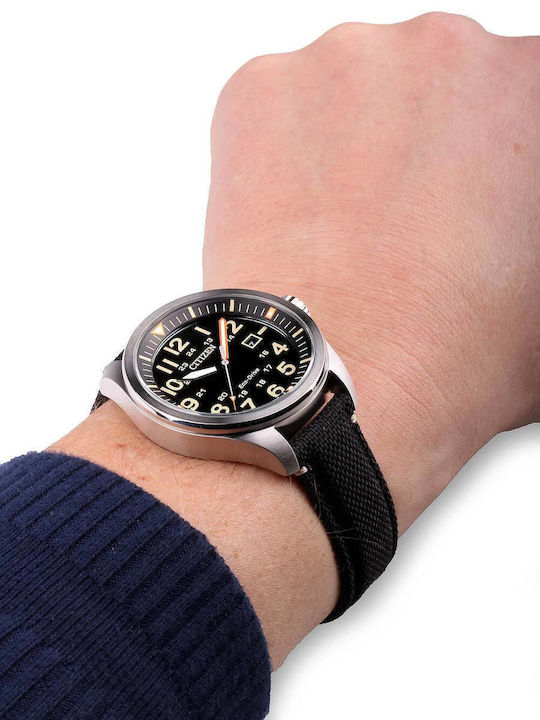Citizen Herrenuhr 43mm Eco - Antrieb mit Schwarz Stoffarmband