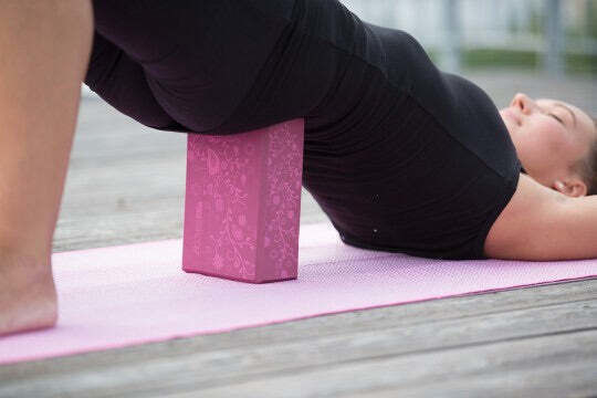 Yogistar Indian flower Yogablock in Rosa Farbe