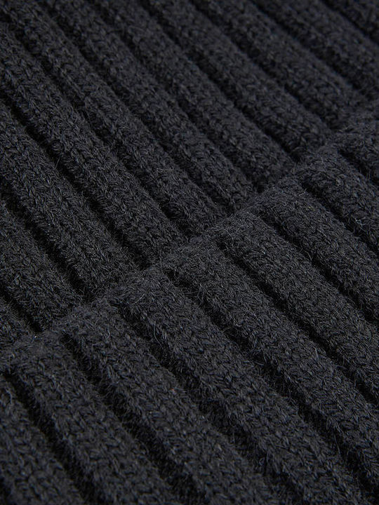 Verde Beanie Beanie with Rib Knit in Black color