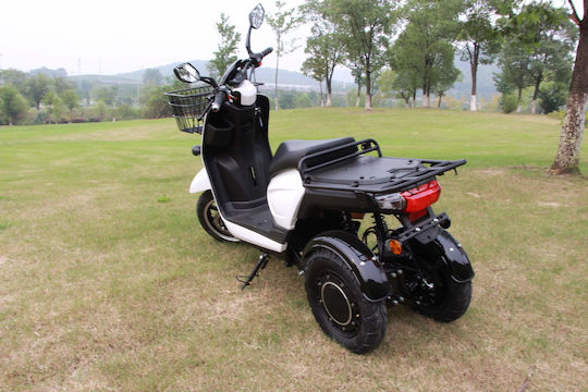 WheelnWater Storm Electric Tricycle Power 3000W 72V 50Ah White Color