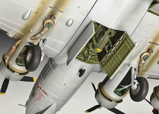 Revell B-17G Flying Fortress Static Airplane Model 1:72 32.1x44cm 237pcs