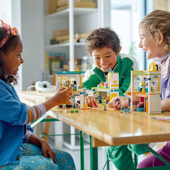 LEGO Friends Heartlake International School για 8+ Ετών 985τμχ
