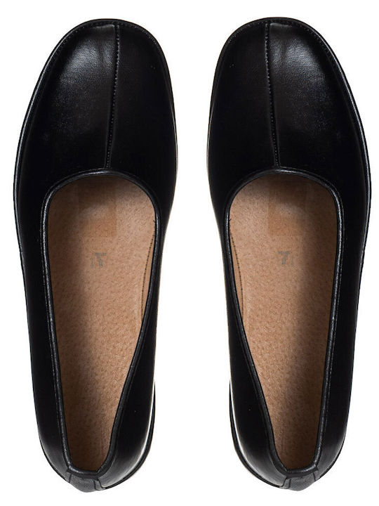 Closed Leather Women's Slippers Black