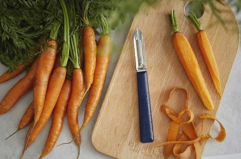 Opinel No315 Белачка/Чистач за Плодове и Зеленчуци от Неръждаема Стомана Red
