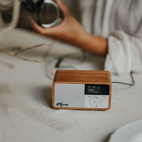 Sangean DDR-7X Tabletop Radio Rechargeable DAB+ with Bluetooth Light Wood