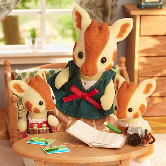 Epoch Toys Familia Girafă Highbranch Familii Sylvanian Pentru 3+ Ani (Diverse Modele)