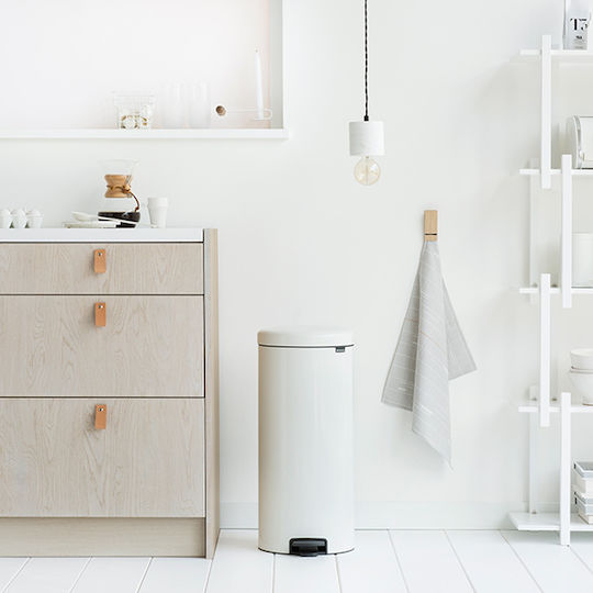 Brabantia Кошче NewIcon с Педал за Боклук от Неръждаема Стомана с Педал Бял 30л