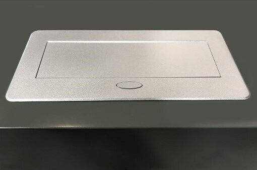 Emuca Atom 26 Διπλή Χωνευτή Πρίζα Ρεύματος με 2 Θύρες USB με Καπάκι Μαύρη