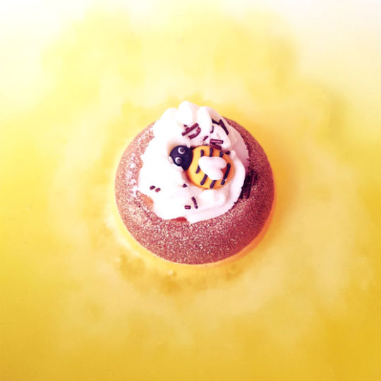 Bomb Cosmetics Honey Bee Mine Bath Bombs cu Miros de Salvie & Ylang Ylang 160gr