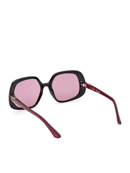 Guess Guess Damen Sonnenbrille mit Schwarz Horn umrandetem Rahmen und Lila Gläser GU7862 05Y