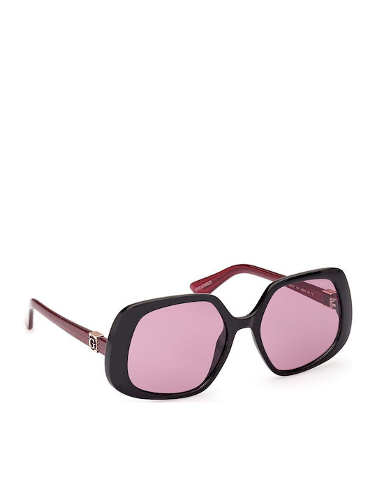 Guess Guess Damen Sonnenbrille mit Schwarz Horn umrandetem Rahmen und Lila Gläser GU7862 05Y