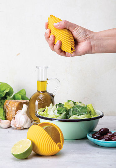 Monkey Business Conchiglie Plastic Lemon Hand Juicer Yellow