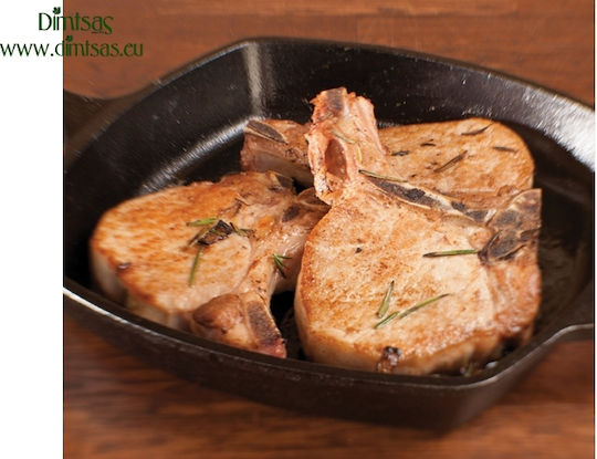 Lodge Pan made of Cast Iron 27cm
