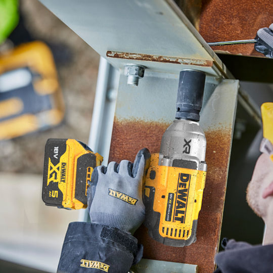 Dewalt XR High Torque Brushless Impact Wrench Battery 18V 2x5Ah with Socket 1/2"