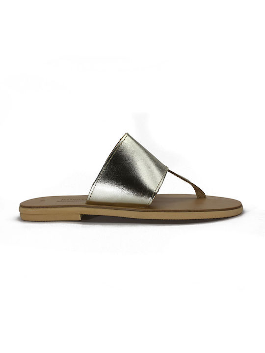 Women's leather sandal in gold color