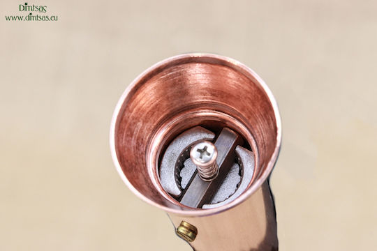 Manual Metallic Pepper Mill Bronze