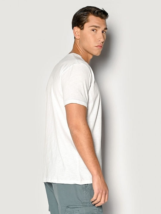 T-shirt White