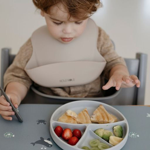 Noui Noui Waterproof Bib Silicone with Button & Pocket Nude for 4 m+
