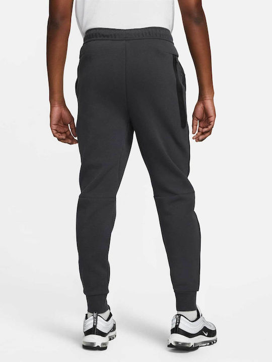 Nike Sportswear Tech Men's Sweatpants with Rubber Gray