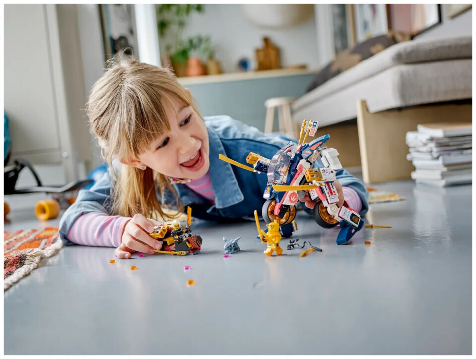 LEGO Ninjago Sora's Transforming Mech Bike Racer pentru 8+ Ani