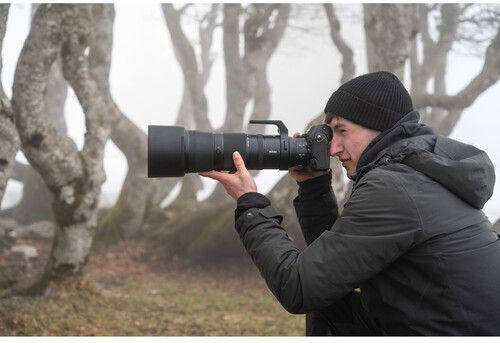 Nikon Full Frame Camera Lens Nikkor Z 180-600mm f/5.6-6.3 VR Super Telephoto / Tele Zoom for Nikon Z Mount Black