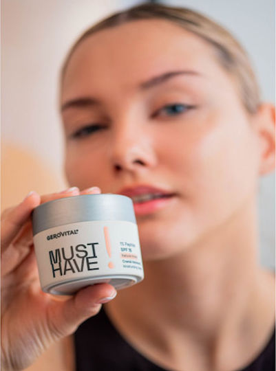 Gerovital Must Have Хидратиращ Дневен Крем За Лице С SPF15 Хиалуронова Киселина И Колаген 50 мл