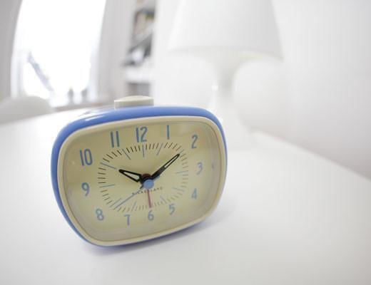 Kikkerland Retro Blue Tischuhr mit Wecker AC08-BL Kikkerland Retro Blue Tischuhr mit Wecker AC08-BL