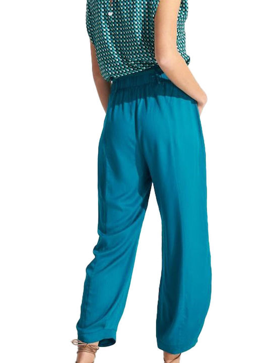 Ale - The Non Usual Casual Women's Fabric Capri Trousers in Loose Fit Blue