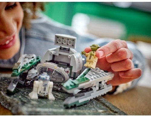 LEGO Star Wars Yoda's Jedi Starfighter за 8+ Години