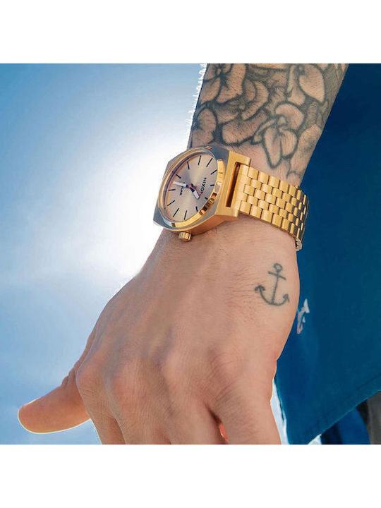 Nixon Time Teller Herrenuhr 40mm Solar mit Gold Metallarmband