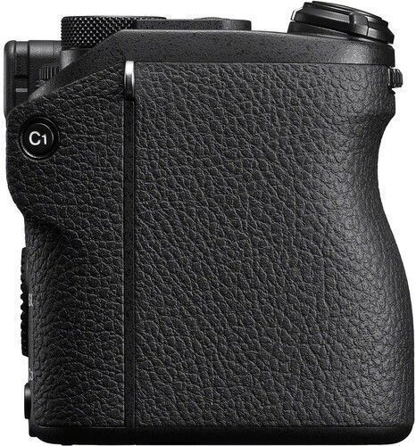 Sony a6700 Mirrorless Camera Kit (E 18-135mm F3.5-5.6 OSS) Black