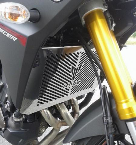 Cosmo Προστατευτικό Ψυγείου Μοτοσυκλέτας Yamaha Tracer 900 Μαύρο