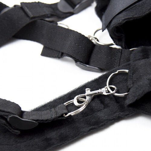 Set zur Bettfesselung in Schwarz Farbe