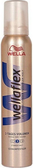 Wella WellaFlex 2-Day Für Volumen Haarschäume Volumen 250ml